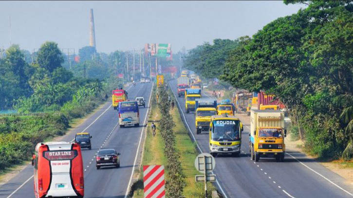 ঈদযাত্রায় সাবধানে গাড়ী চালানোর আহ্বান ওবায়দুল কাদেরের