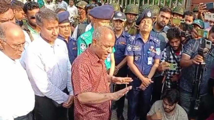 আবদুল হামিদের দেশত্যাগে জড়িতদের ধরা হবে, না হলে আমিই চলে যাব