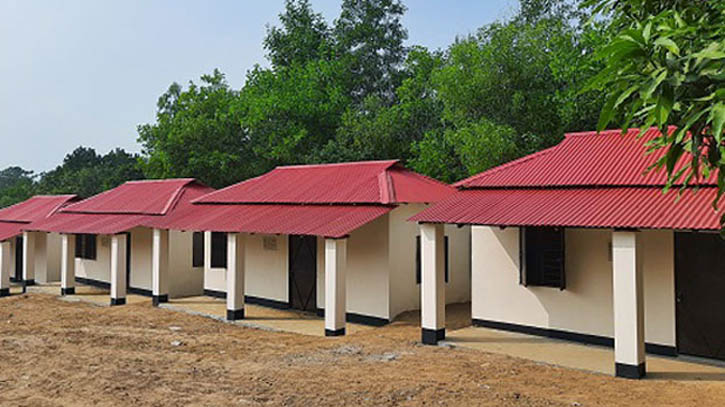 ৩২,৯০৪ পরিবারকে বাড়ি দিলেন প্রধানমন্ত্রী