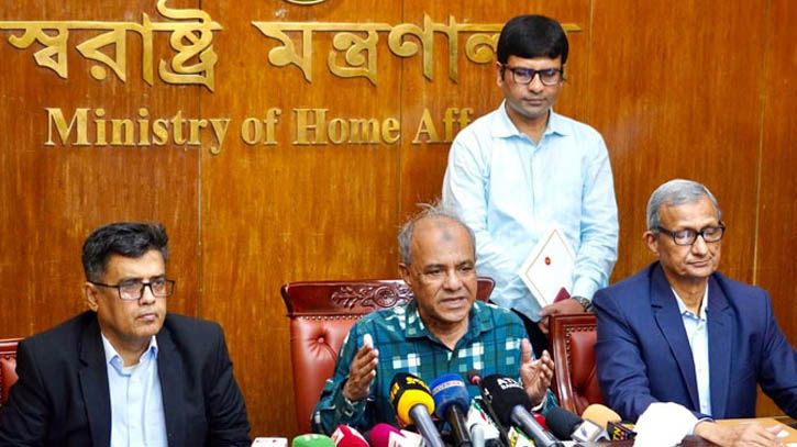 শুধু পদত্যাগ? আমার জানাজা-দাফনও হয়েছে: স্বরাষ্ট্র উপদেষ্টা
