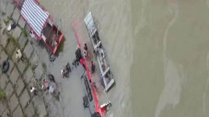 ভারতের মধ্যপ্রদেশে বাস দুর্ঘটনায় ১৩ জনের মৃত্যু