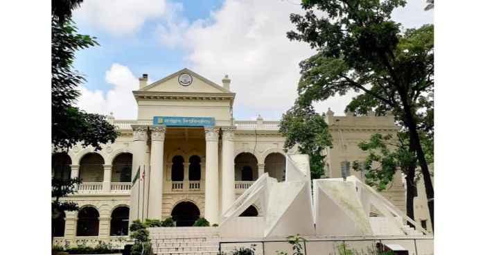 ‘ভাড়াটিয়া’ উপাচার্য মানতে নারাজ জবি শিক্ষার্থীরা