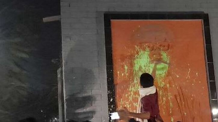 জাবিতে শেখ মুজিব ও শেখ হাসিনার ম্যুরাল ভাঙচুর