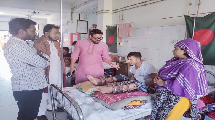 জুলাই গণ-অভ্যুত্থানে আহতদের দেখতে পঙ্গু হাসপাতালে ডিএনসিসি প্রশাস