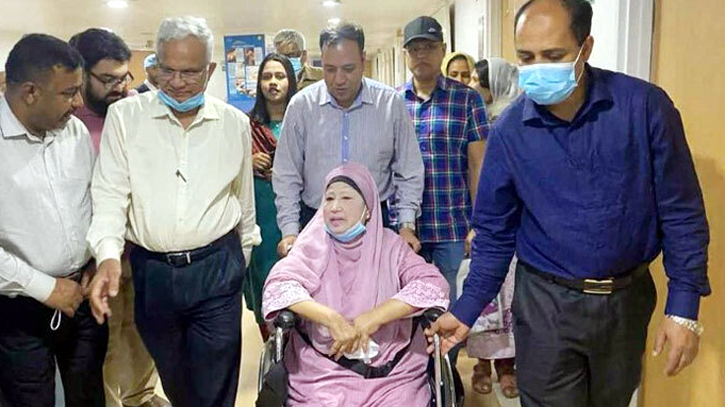 খালেদা জিয়াকে বিদেশে পাঠানোর বিষয়টি ‘পর্যালোচনা’ চলছে