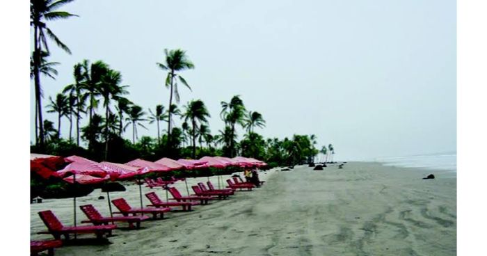 কুয়াকাটায় নির্দিষ্ট বাস টার্মিনাল না থাকায়, চরম  যানজটে পর্যটকরা