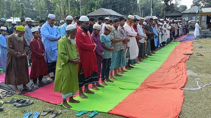 কুড়িগ্রামে তাপদাহ: বৃষ্টির জন্য নামাজ আদায়
