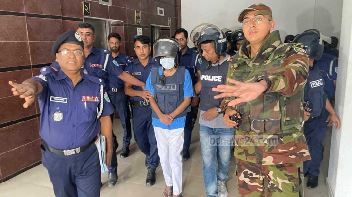 ‘অনুপ্রবেশ চেষ্টার’ মামলায় বিচারপতি মানিকের জামিন