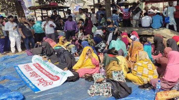 শিক্ষক পদে নিয়োগ বাতিল হওয়া প্রার্থীরা মহাসমাবেশে