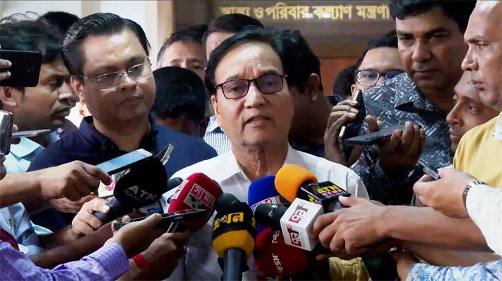 জনপ্রশাসন সচিবের বিরুদ্ধে অভিযোগ তদন্তে তিন উপদেষ্টার কমিটি