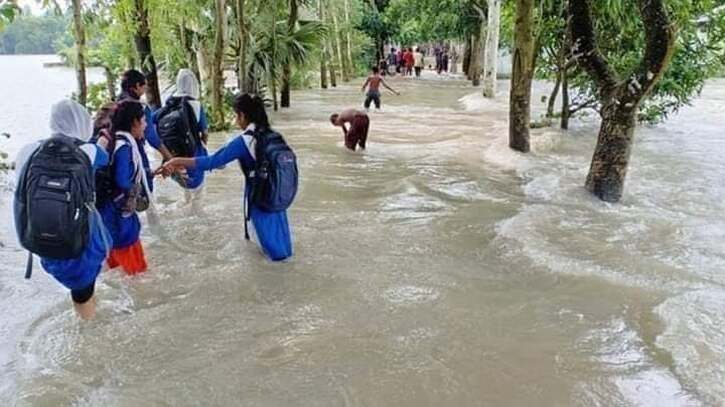 নোয়াখালীতে রেকর্ড পরিমাণ বৃষ্টিপাতে পানিবন্দি ২০ লাখ মানুষ
