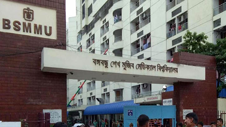 কারামুক্ত হলেও হাসপাতালে থাকতে হচ্ছে সম্রাটকে