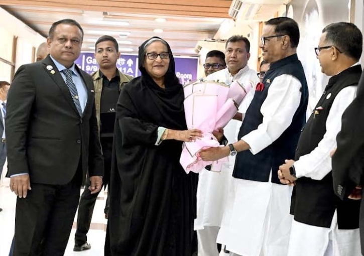 প্রধানমন্ত্রী সৌদি আরব থেকে দেশে ফিরেছেন