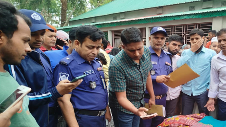 পাবনায় ‘ঘুম থেকে ডেকে তোলায়’ বাবাকে কুপিয়ে হত্যা