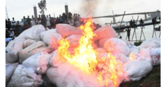 টেকনাফে ৩০ হাজার মিটার অবৈধ কারেন্ট জাল পুড়িয়ে ধ্বংস