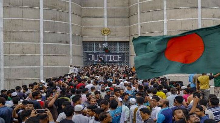 সংসদ ভেঙে দিয়েছেন রাষ্ট্রপতি