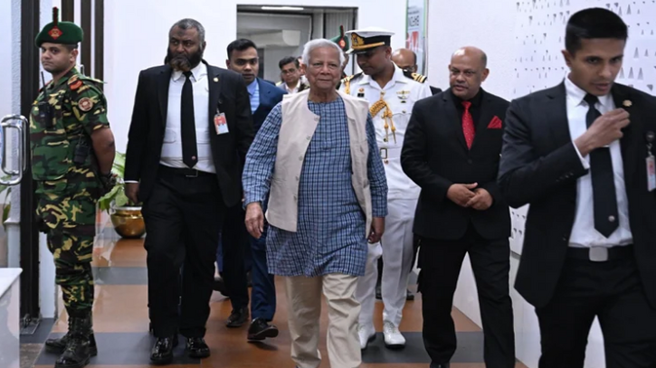 দেশে ফিরেছেন প্রধান উপদেষ্টা