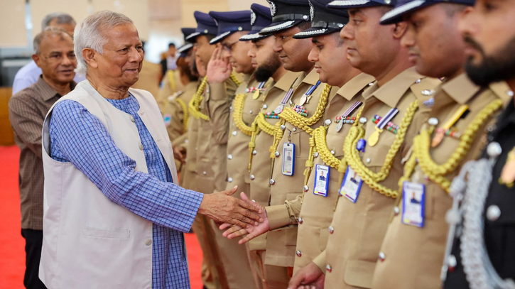মানুষের আস্থা ফিরিয়ে আনতে পুলিশের প্রতি প্রধান উপদেষ্টার আহ্বান