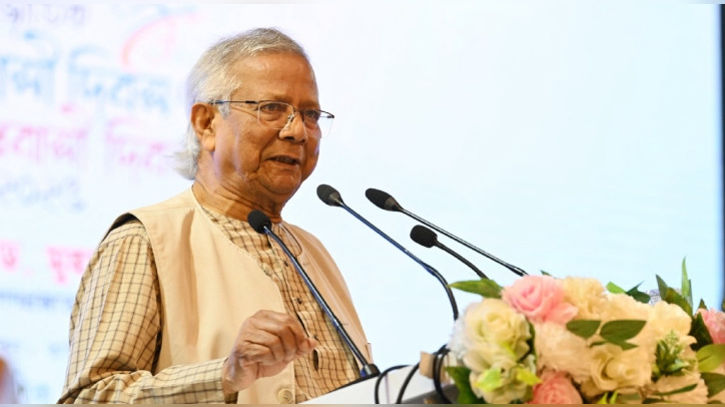 বিদেশে শ্রমশক্তি রপ্তানিতে বড় বাধা দালাল চক্র: প্রধান উপদেষ্টা