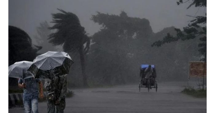 ঝড় বৃষ্টির পূর্বাভাস, তাপমাত্রা বাড়বে জানালো  আবহাওয়া অফিস