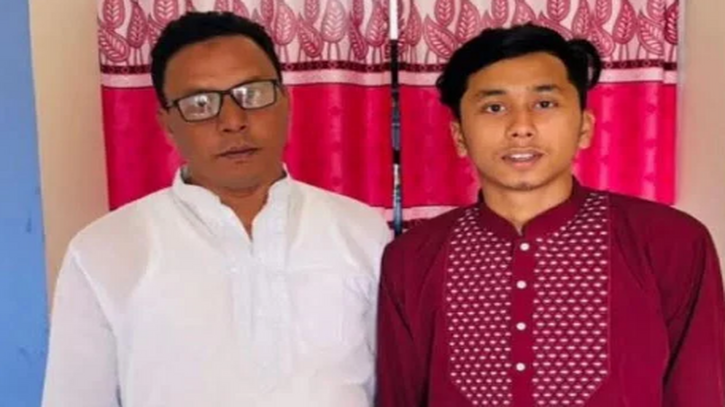 ছেলে হত্যার বিচার চান শহীদ মাহমুদুলের মা-বাবা