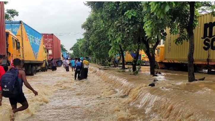 বন্যায় ৪৬২ কিলোমিটার সড়কের ক্ষতি