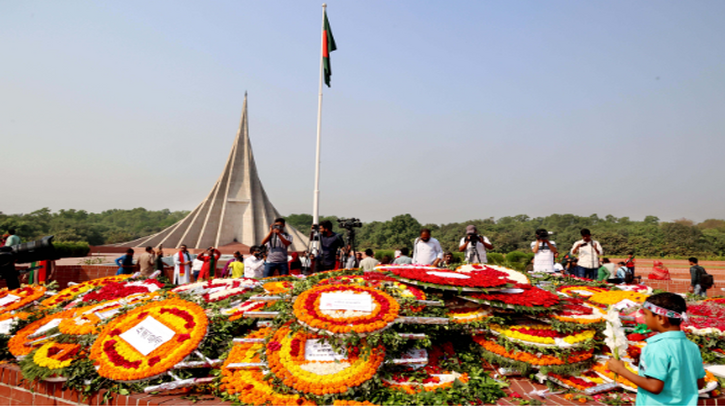 মহান স্বাধীনতা দিবসে শ্রদ্ধা-ভালোবাসায় জাতির বীর সন্তানদের স্মরণ