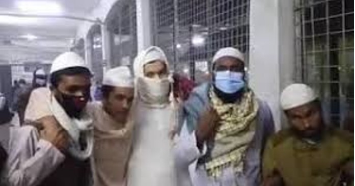 ময়মনসিংহে মাদরাসার ছাত্রদের ওপর সাদপন্থীদের হামলা, আহত ১২