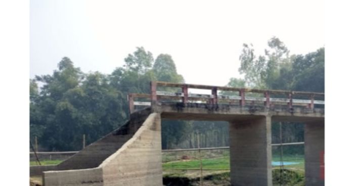 সেতু আছে, নেই সংযোগ রাস্তা