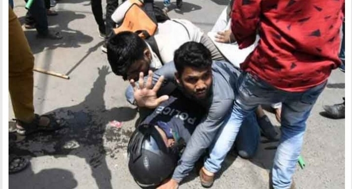 ছাত্র অধিকার পরিষদের সঙ্গে পুলিশের সংঘর্ষে আহত ২৫