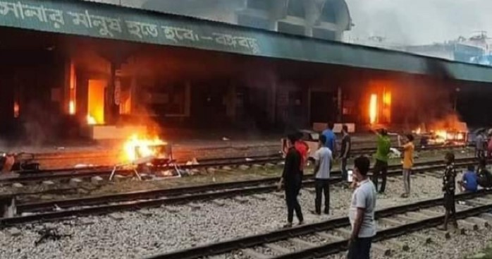 ব্রাহ্মণবাড়িয়ায় সহিংসতায় নিহত ৫, পুলিশসহ আহত অর্ধশত