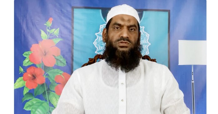 হয়রানির শিকার মাওলানা মামুনুল হক, ছিনিয়ে আনলো জনতা