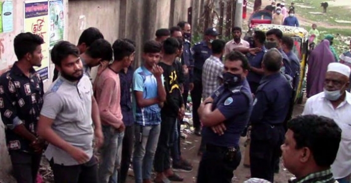 চাঁদপুরে কিশোর গ্যাংয়ের ৪৭ সদস্য আটক