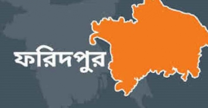 সালথায় লকডাউনকে কেন্দ্র করে এলাকাবাসী-পুলিশ সংঘর্ষ, থানা ঘেরাও