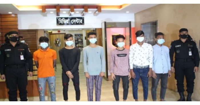 র‍্যাবের হাতে গ্রেপ্তার কিশোর গ্যাং ভাইব্বা ল কিং এর ৯ সদস্য