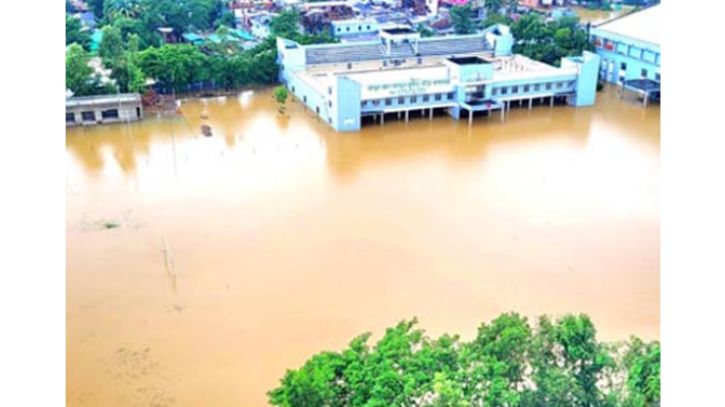 ভারী বর্ষনে ফের প্লাবিত হচ্ছে সিলেট