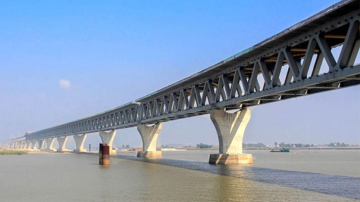 হেঁটে বা সাইকেলে চড়ে পদ্মা সেতু পার হওয়া যাবে না
