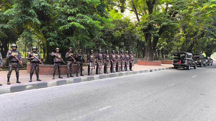 শাহবাগ এলাকায় ৪ প্লাটুন বিজিবি মোতায়েন