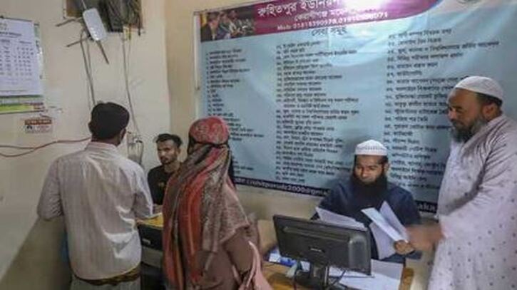 তৃণমূলে কঠিন হয়ে গেছে স্থানীয় সরকারের সেবা