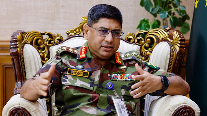 সব অবস্থায় অন্তর্বর্তী সরকারকে সমর্থনের প্রতিশ্রুতি সেনাপ্রধানের