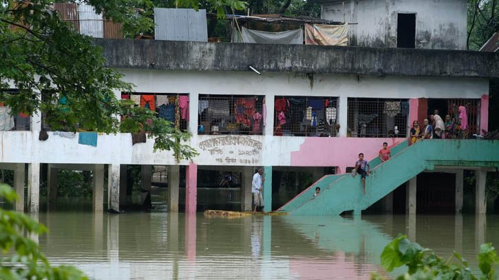 বন্যাকবলিত সিলেটে প্রধানমন্ত্রী