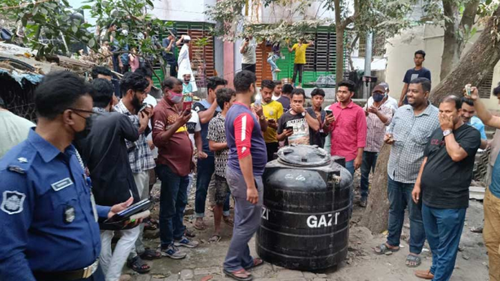কল ছাড়লে বের হচ্ছিল রক্তসহ পানি, পরে ট্যাংকে মিলল লাশ