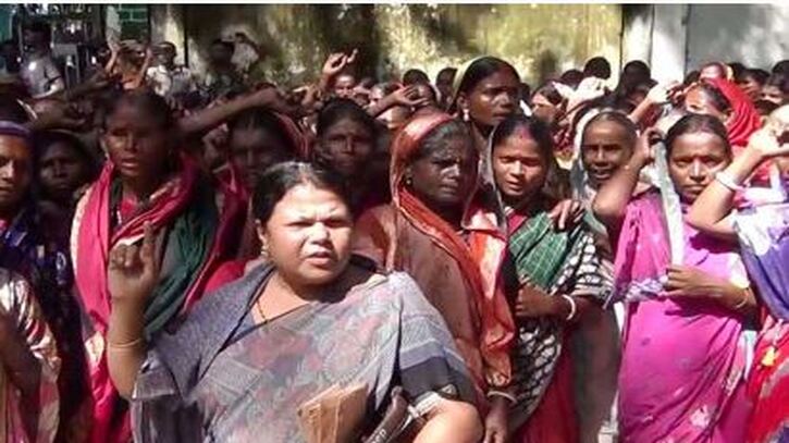 বিক্ষুব্ধ চা শ্রমিকরা কর্মবিরতিতে, কবে পাবেন বেতন