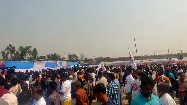 মানুষের ঢল, স্লোগানে মুখর তিস্তা পাড়