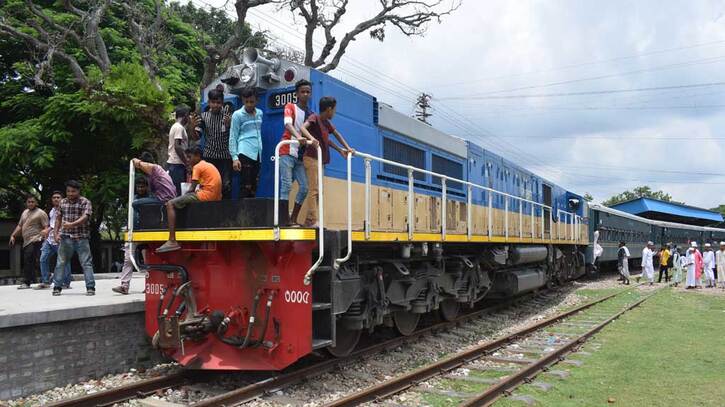 বৃহস্পতিবার থেকে চলবে আন্তঃনগর ট্রেন