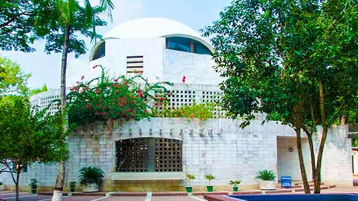 বঙ্গবন্ধুর সমাধিতে শ্রদ্ধা জানাতে যাচ্ছেন হাইকোর্টের ১১ বিচারপতি