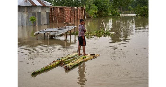 অনাহারে-অর্ধাহারে জীবন অতিবাহিত করছে বন্যার্তরা