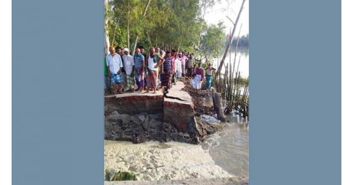 সিরাজগঞ্জে সেতু ধস