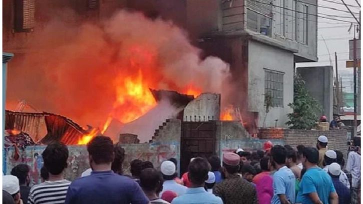 নারায়ণগঞ্জে জুটের গোডাউনে ভয়াবহ অগ্নিকাণ্ড