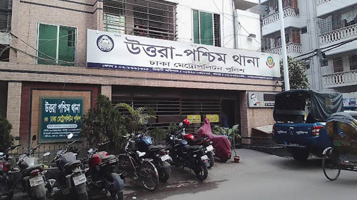 ছিনতাইয়ের অভিযোগ: উত্তরায় দুজনকে ঝুলানো হল ওভারব্রিজে